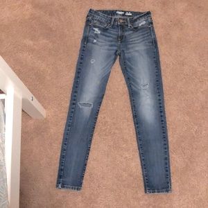 Junior’s ripped skinny jeans